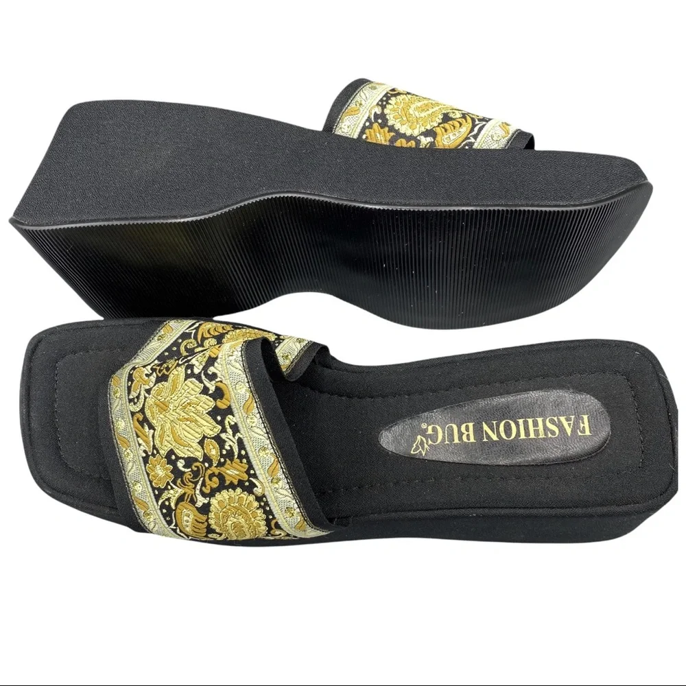 Vintage Fashion Bug Tapestry Black Square Toe Chunky Platform Slip On Sandals 9